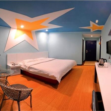 Jinkailai Business Hotel Qingdao Beer Street Exterior photo